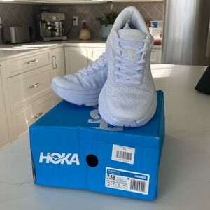 Hoka Bondi 8, Women’s 7.5B, color white/white